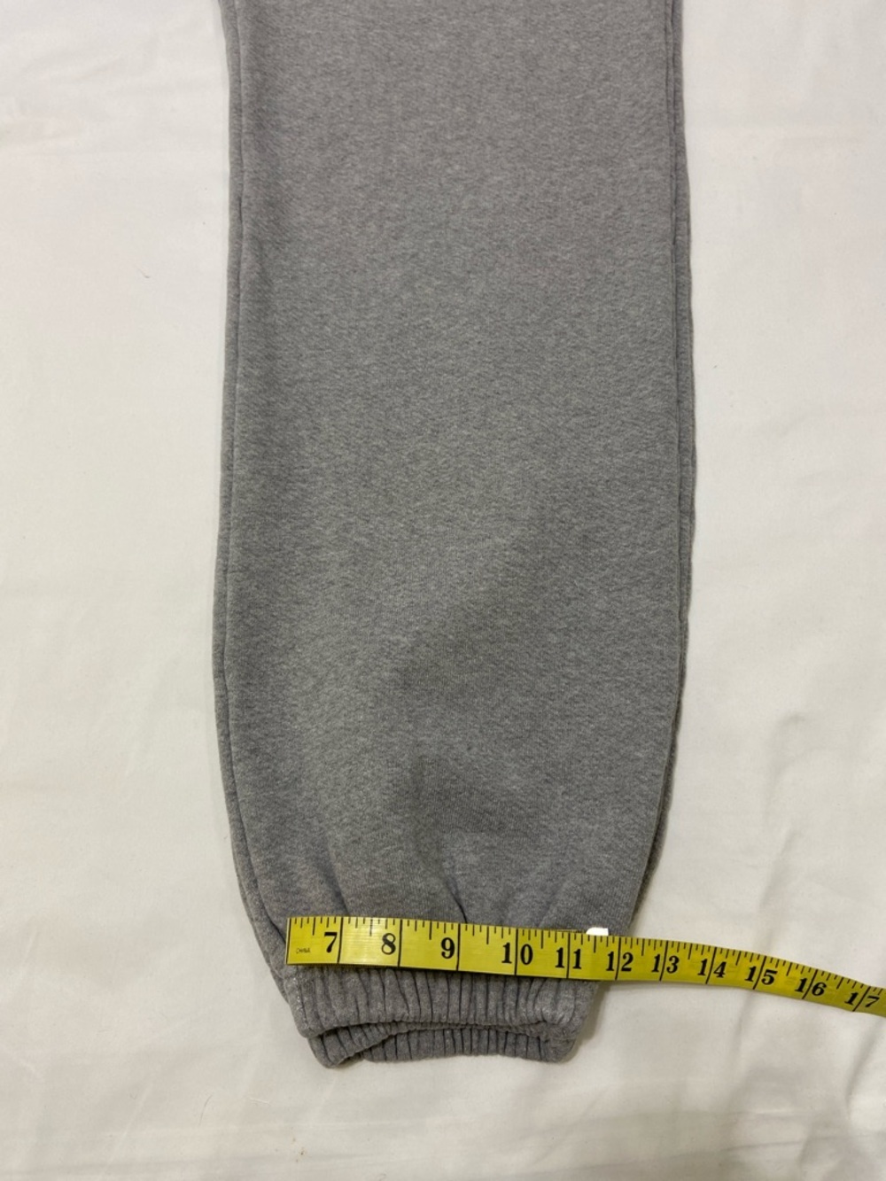 Off-White Men’s Gray Long Sweatpants With Elastic At Waist And Ankle.Size- XL . - Picture 11 of 15